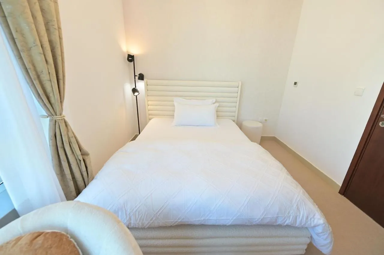 La Vista Holiday Home ドバイ 0*,