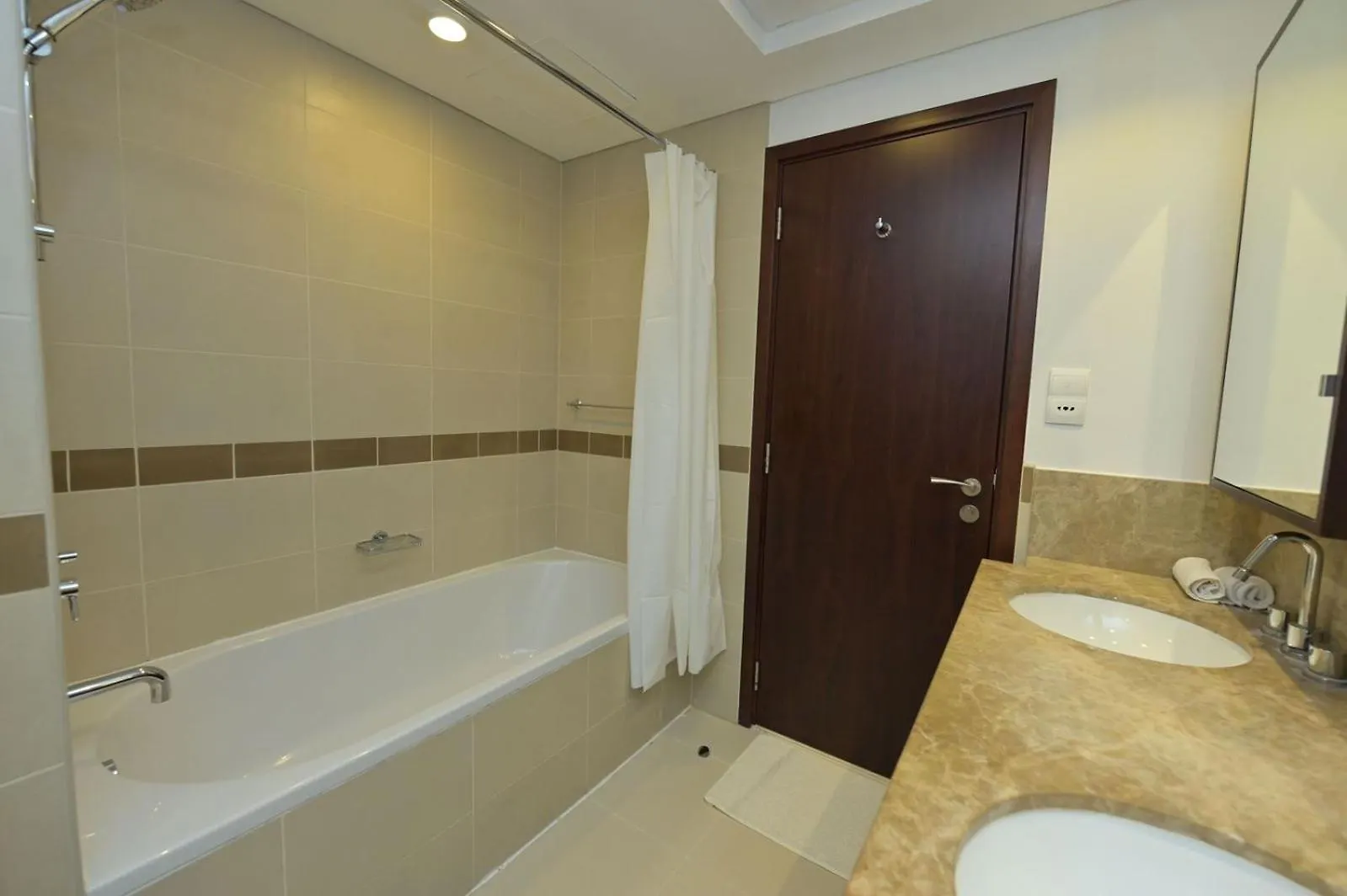 דובאי La Vista Holiday Home 0*,