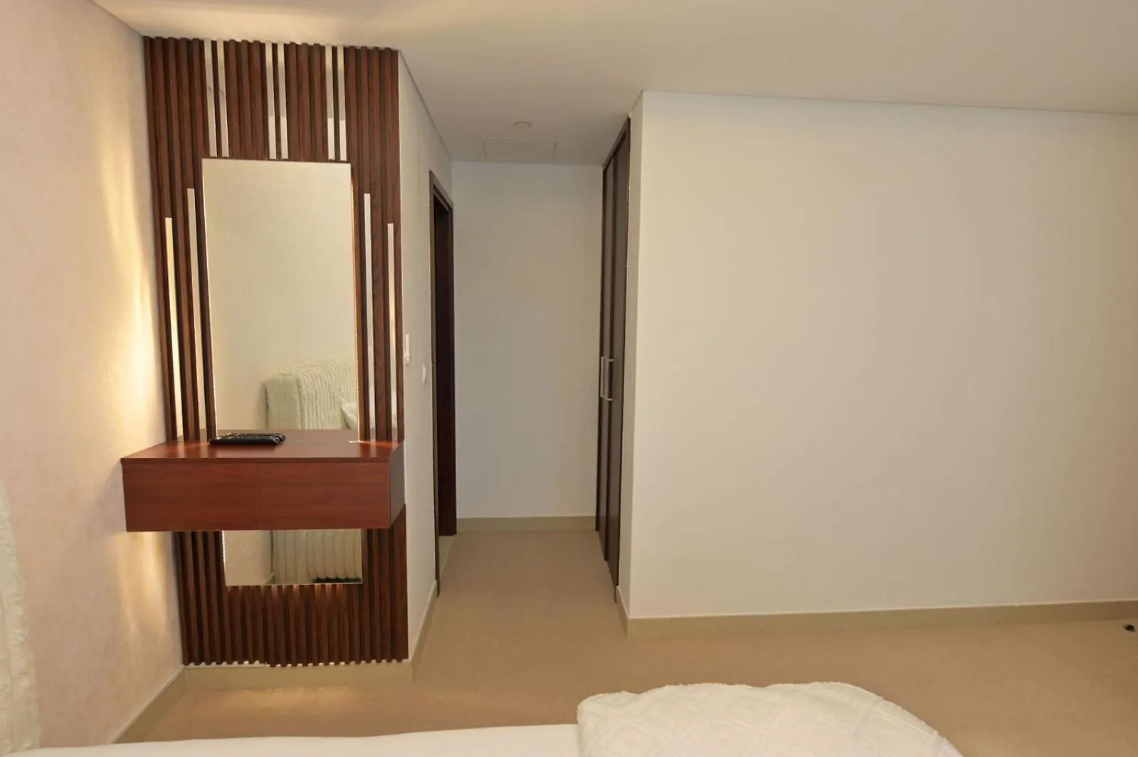 アパート La Vista Holiday Home ドバイ アラブ首長国連邦